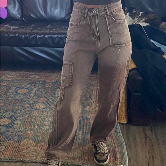 Brown cargo pants - Picture 1 of 3